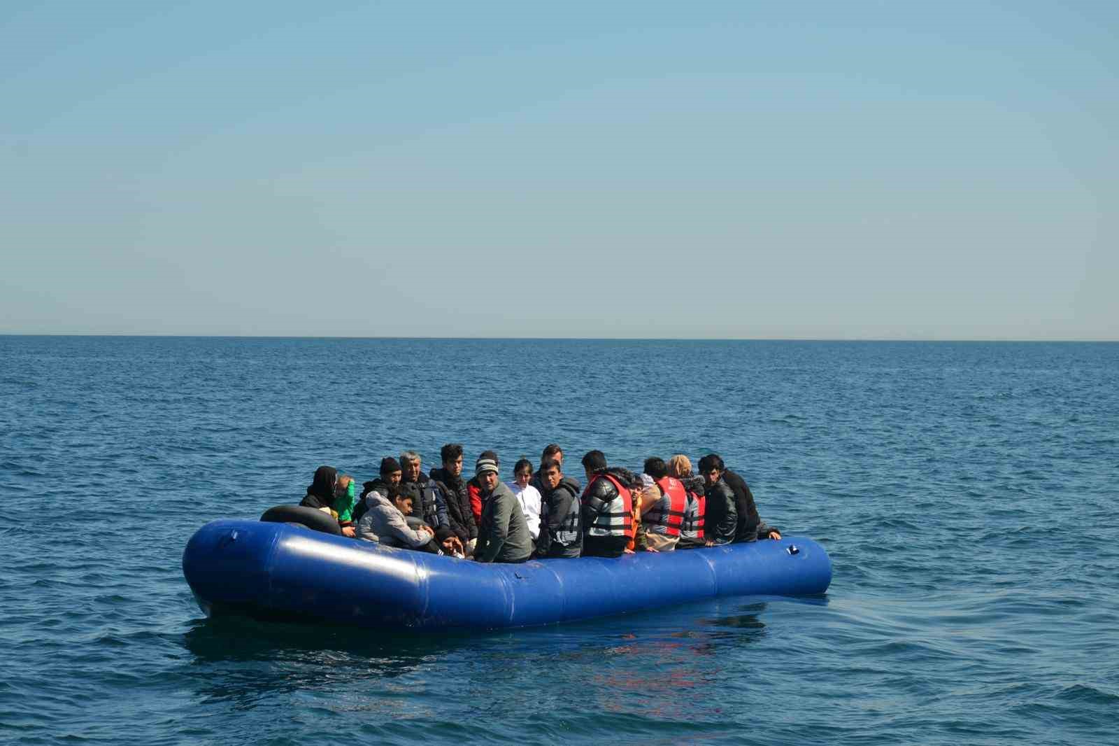 Çanakkalede 17Si Çocuk 40 Kaçak Göçmen Kurtarıldı