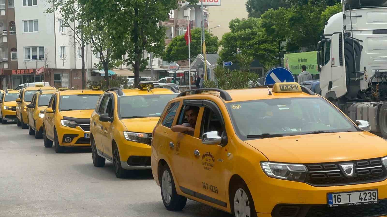 Mudanyada Taksiciler Ve Minibüscülerden Protesto  Konvoyu