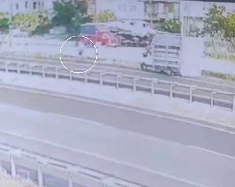 Tekirdağda Feci Kaza Kamerada: Kamyonet Yayaya Çarptı, 1 Kişi Öldü 2 Kişi Yaralandı