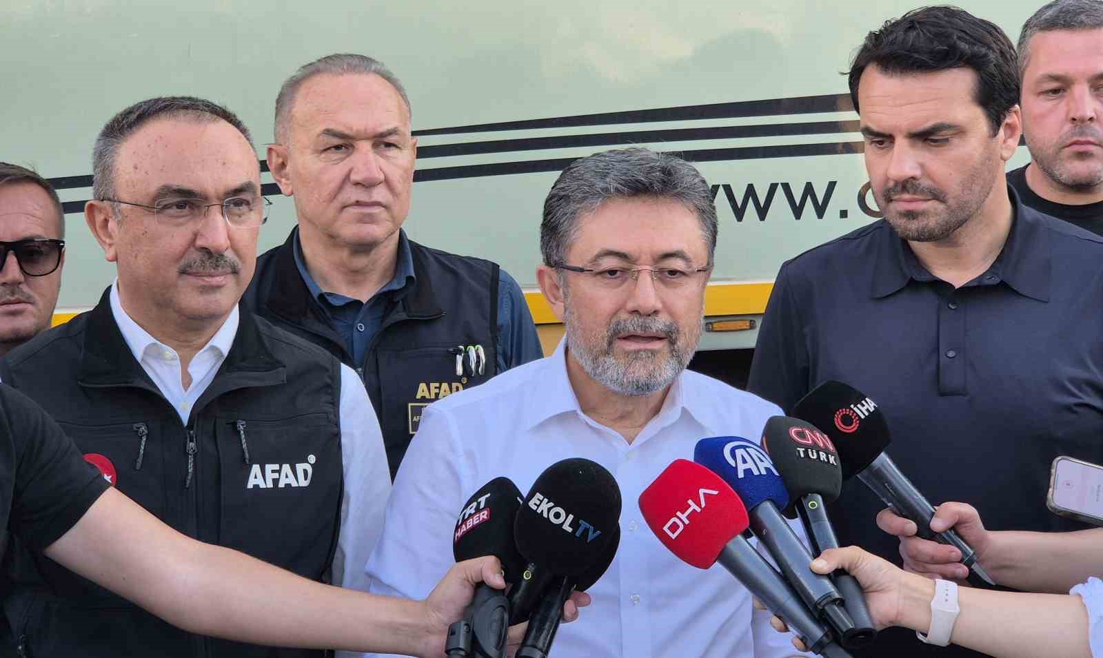 Bakanı Yumaklı: Şarköydeki Yangında 22 Kişi Yangında Hastanelik Oldu, Bin 320 Kişi Tahliye Edildi