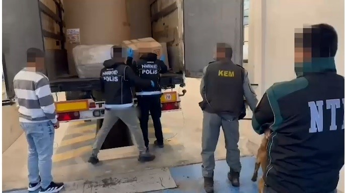 Carlos Geçit Vermedi: Dorsede 115 Kilo Skunk Ele Geçirildi
