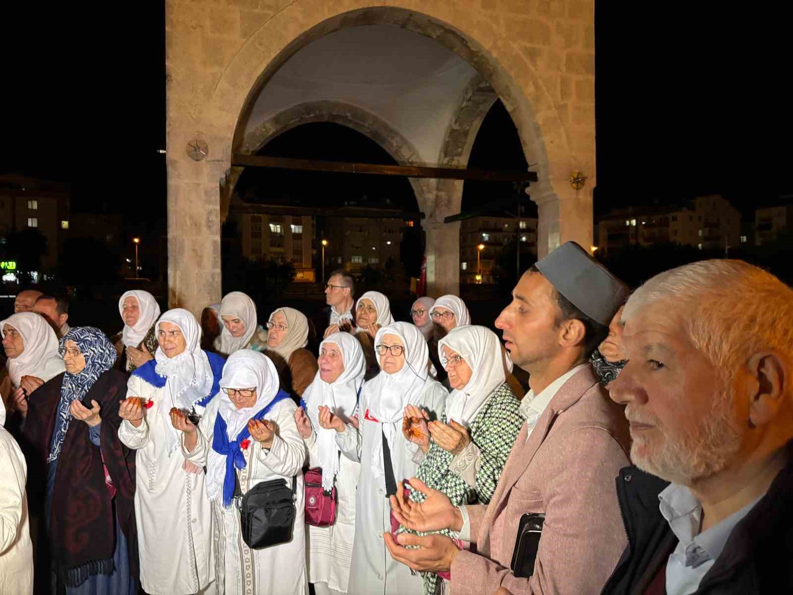 Edirnede 76 Kişilik Hac Kafilesi Dualarla Uğurlandı