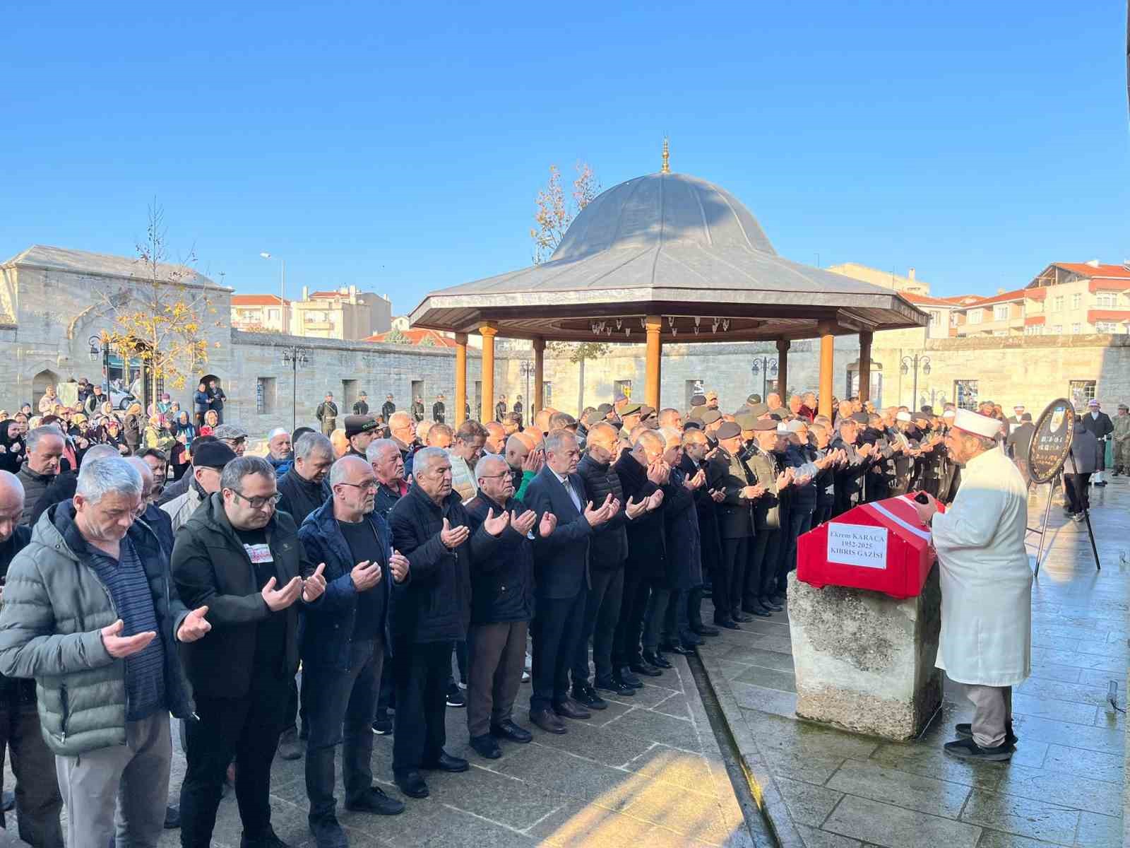 Kıbrıs Gazisi Ekrem Karaca, Babaeskide Son Yolculuğuna Uğurlandı