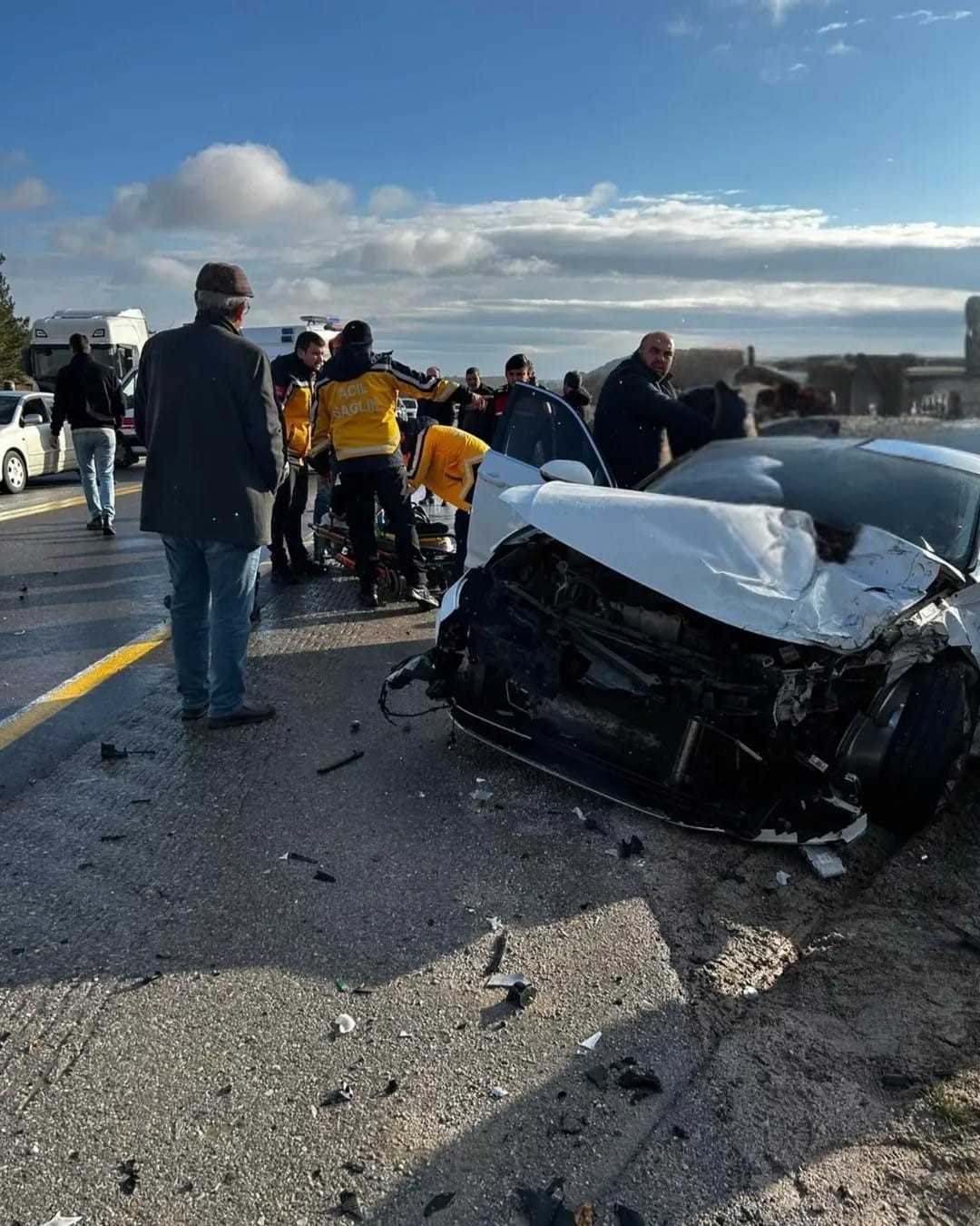 Kırklarelide Sınır Kapısı Yolunda İki Otomobil Çarpıştı: 5 Yaralı