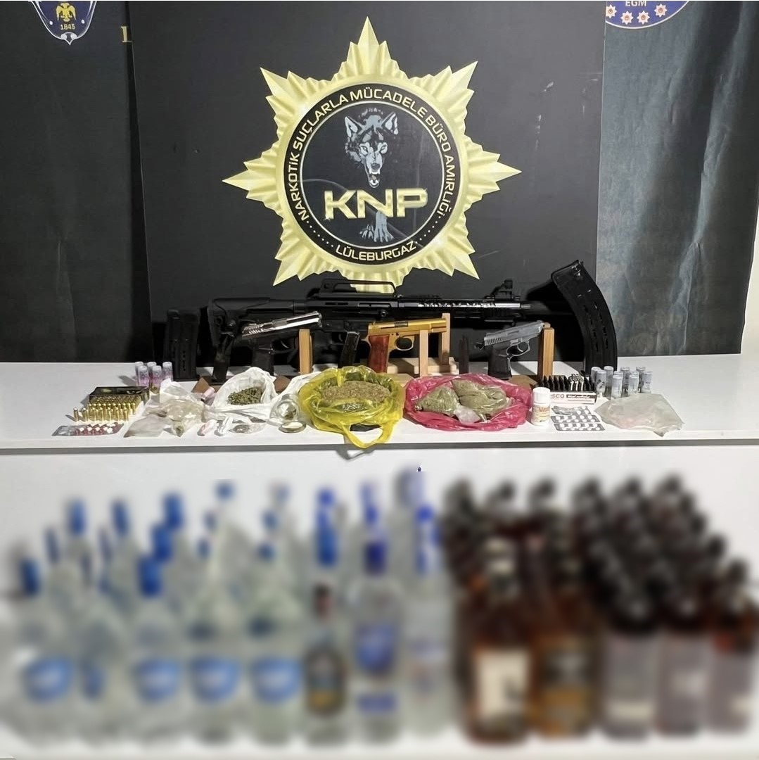 Lüleburgazda Narkotik Operasyonunda 20 Gözaltı: Uyuşturucu, Kaçak İçki Ve 3 Adet Silah Ele Geçirildi