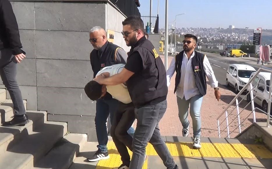2 Kişiyi Öldüren Zanlının Savunması Şoke Etti: Yapay Zekayla Aklımı Okudular Bu Yasal Mı