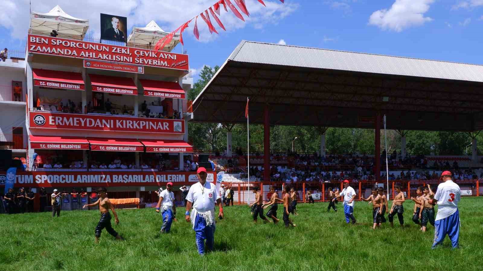663. Tarihi Kırkpınar Yağlı Güreşlerinin İkinci Gün Müsabakaları Başladı
