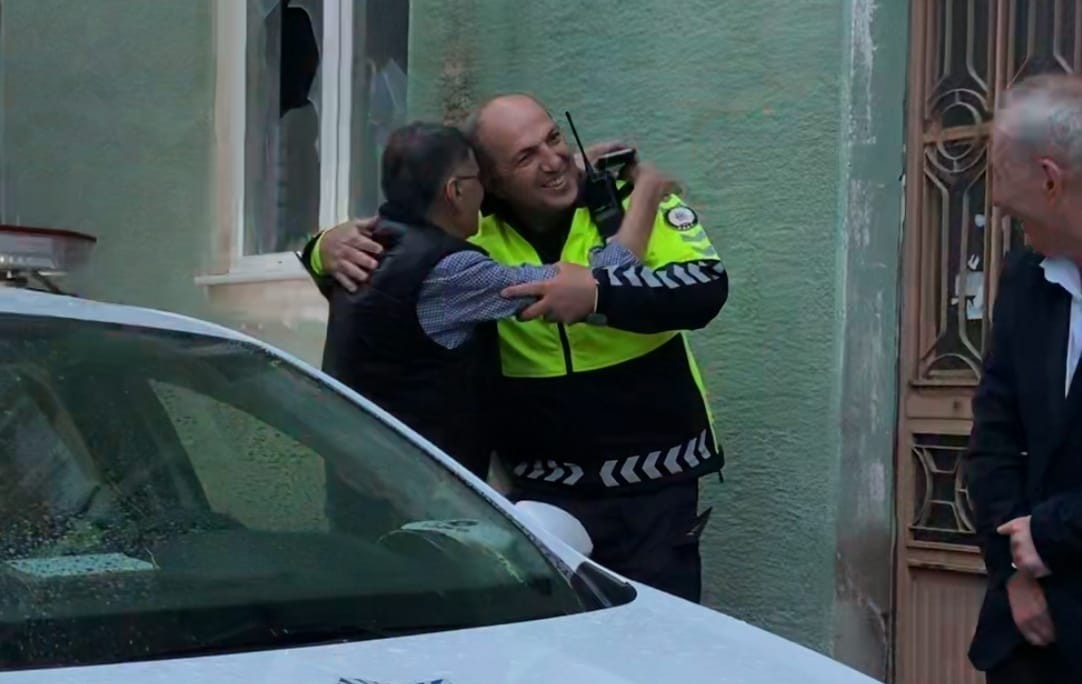 Alkollü Sürücü Polise Sarılarak Bayramlaştı