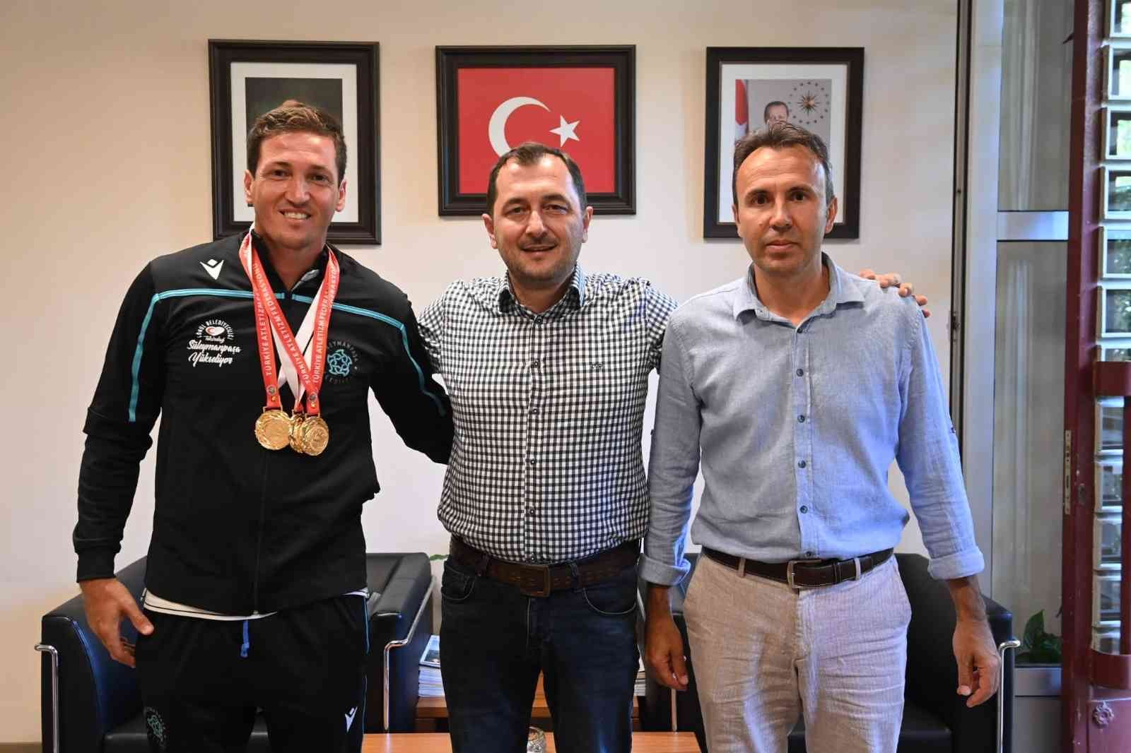 Antrenörden Üç Dalda Türkiye Şampiyonluğu