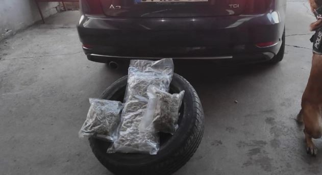 Araba Lastiğinden 16 Buçuk Kilo Uyuşturucu Çıktı: 11 Kişi Tutuklandı