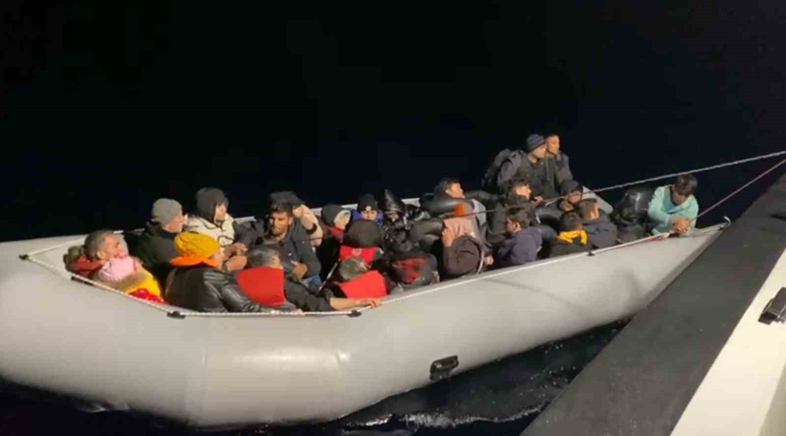 Ayvacık Açıklarında 29 Kaçak Göçmen Yakalandı