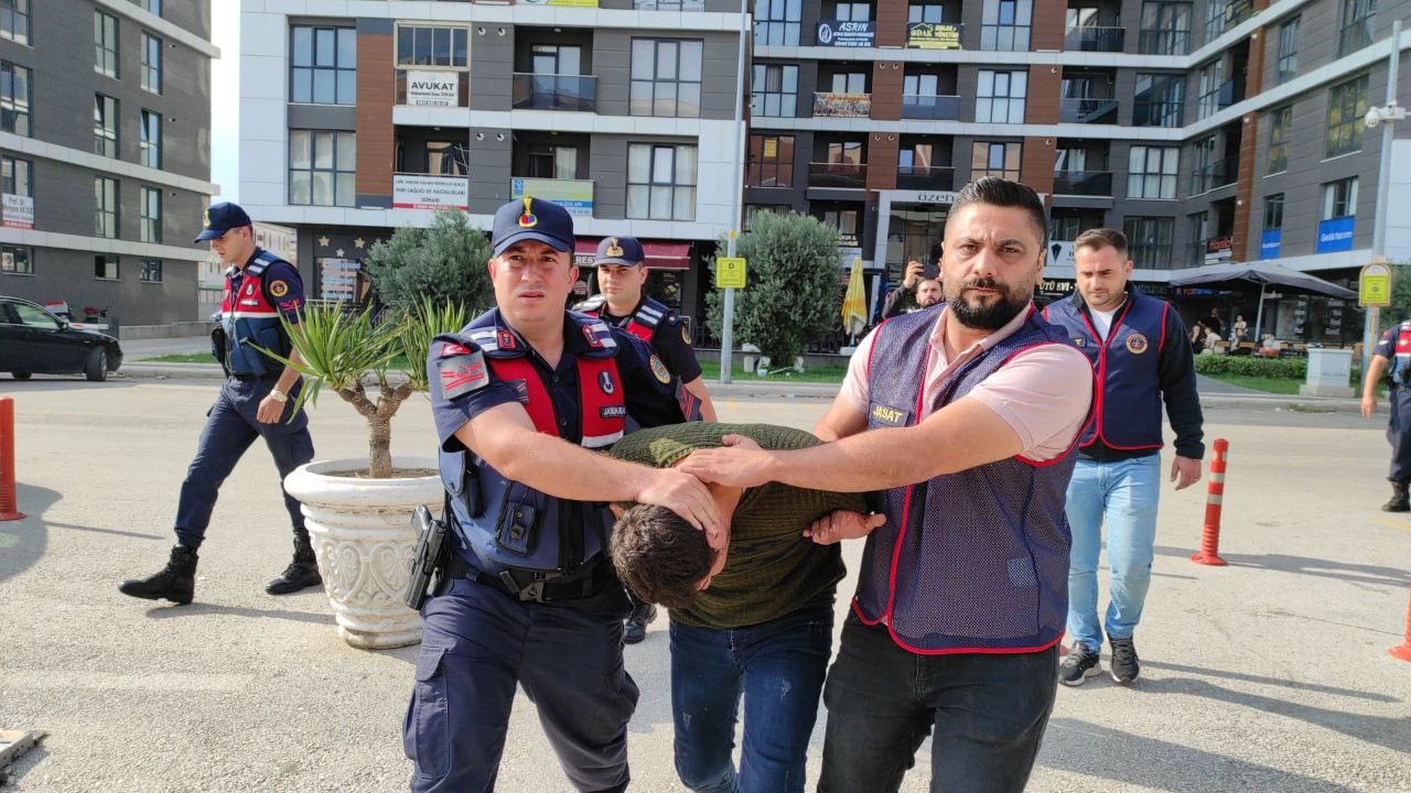 Babasını Miras İçin Öldürüp Cesedi Baltayla Parçalayarak Yakıp, Dere Kenarına Gömmüş