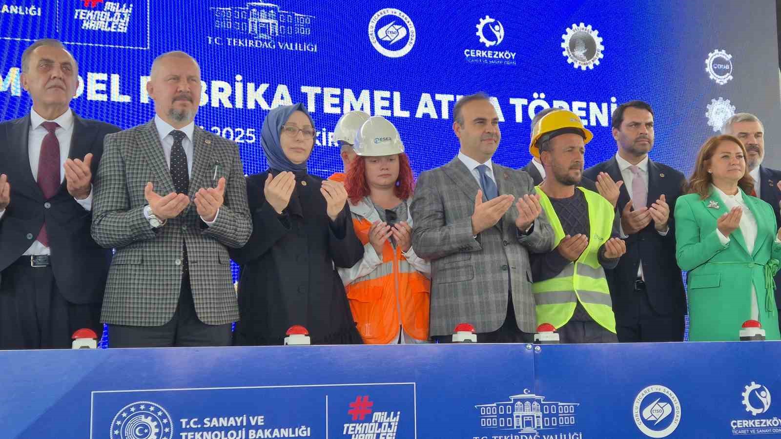 Bakan Kacır, Tekirdağda Model Fabrikanın Temelini Attı