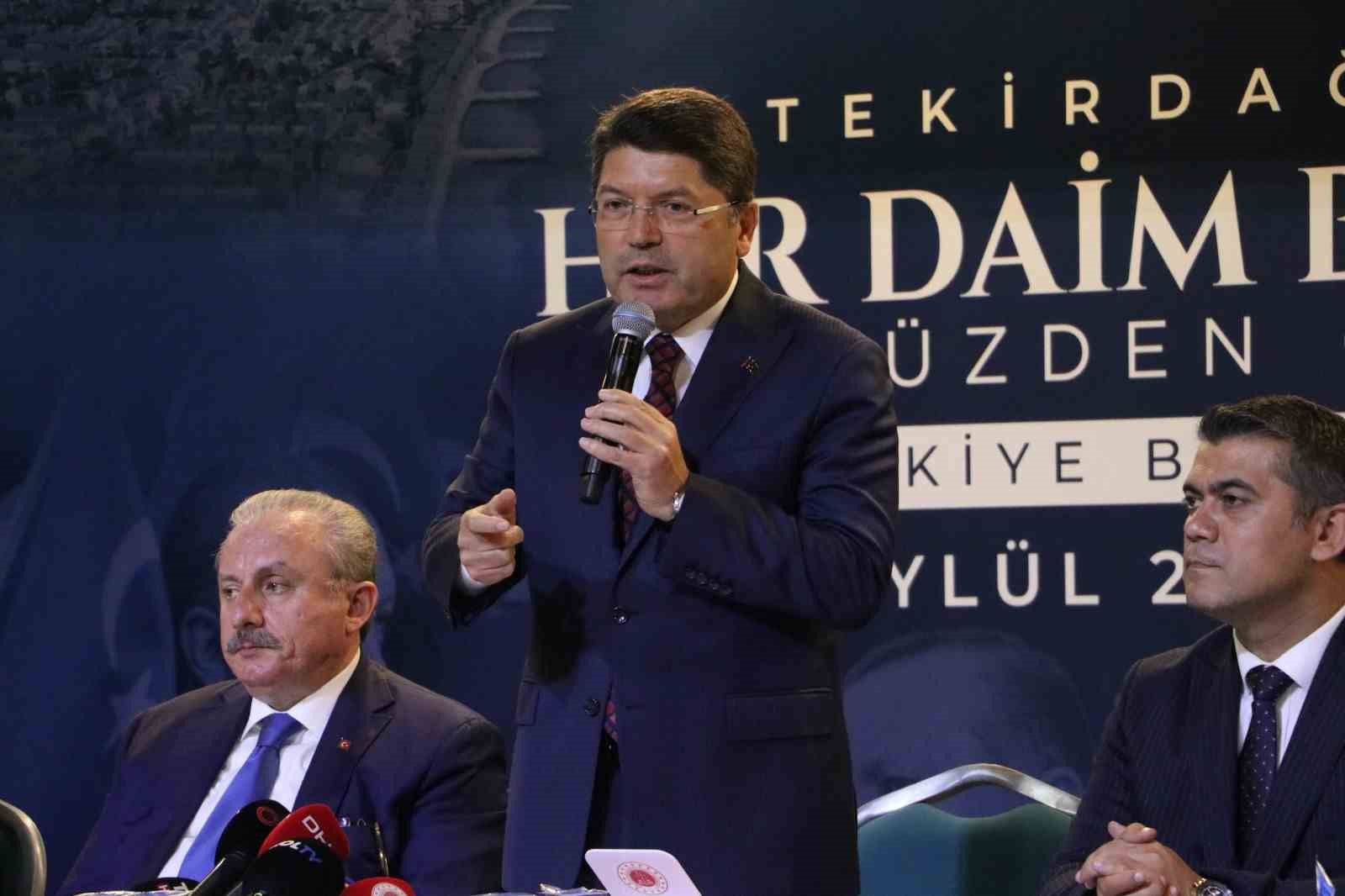 Bakan Tuntan, Yeni Anayasa ?in Uzla?ma a?r?s?