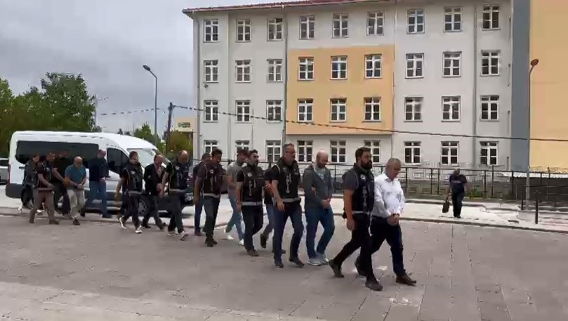 Beşiktaş Başkanı Çebinin Tekirdağda Yöneticiliğini Yaptığı Fabrikayı Dolandıran 11 Kişi Adliyede