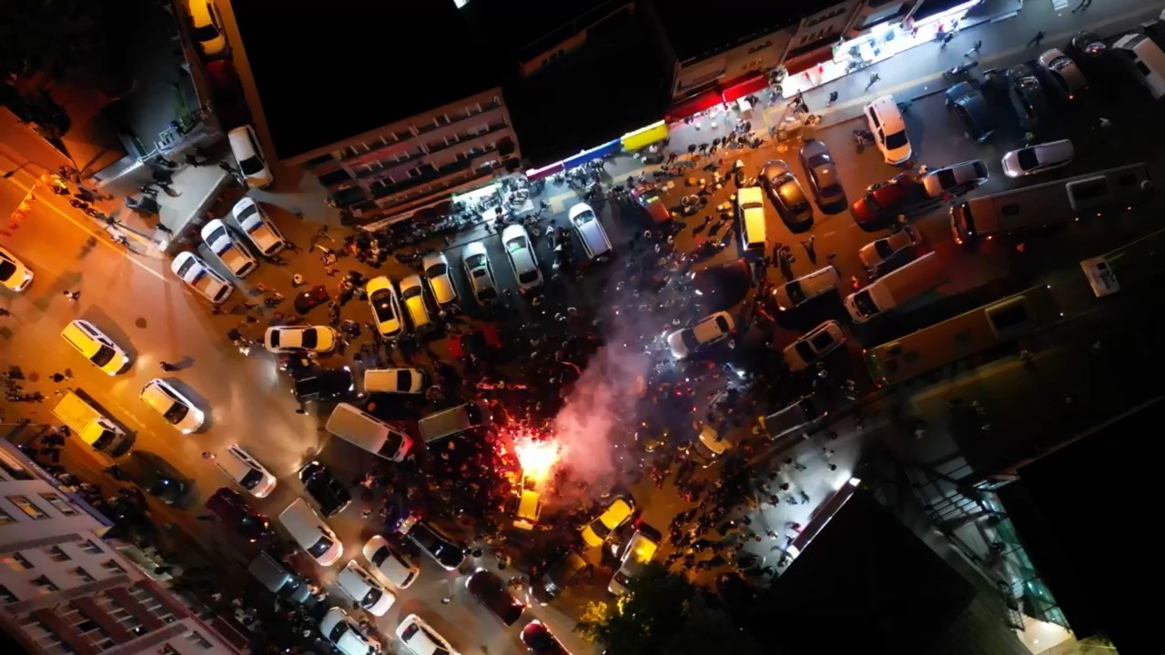 Bursada Galatasaray Taraftarlarının Coşkusu Havadan Görüntülendi