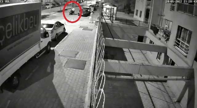 Bursada Göz Göre Göre Motosiklet Hırsızlığı Kamerada