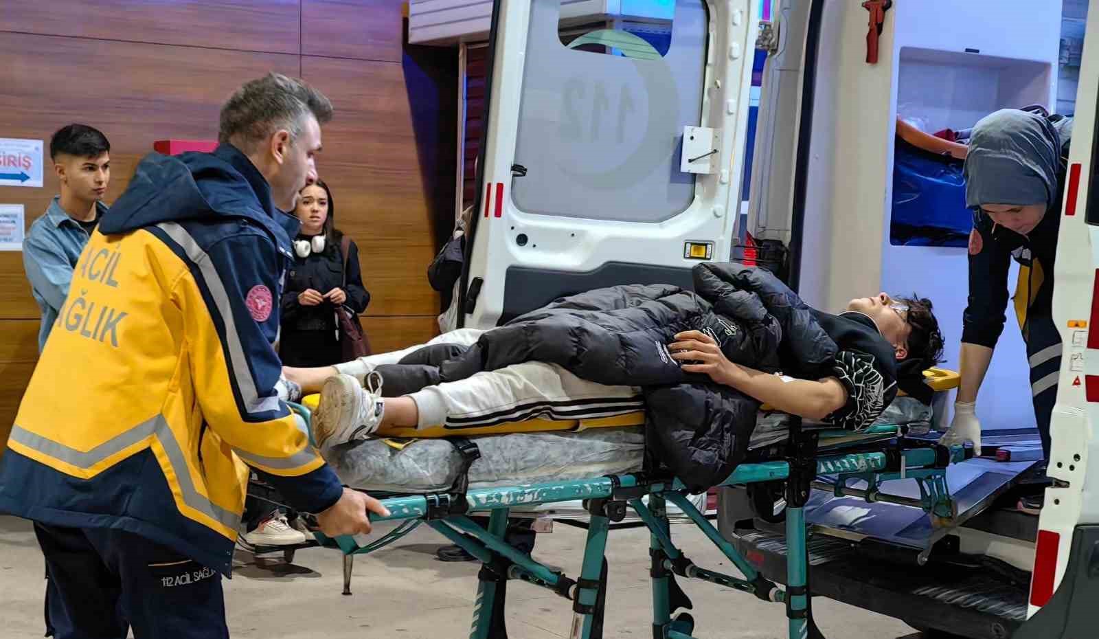 Bursada Motosikletle Kamyon Çarpıştı, 1 Kişi Yaralandı