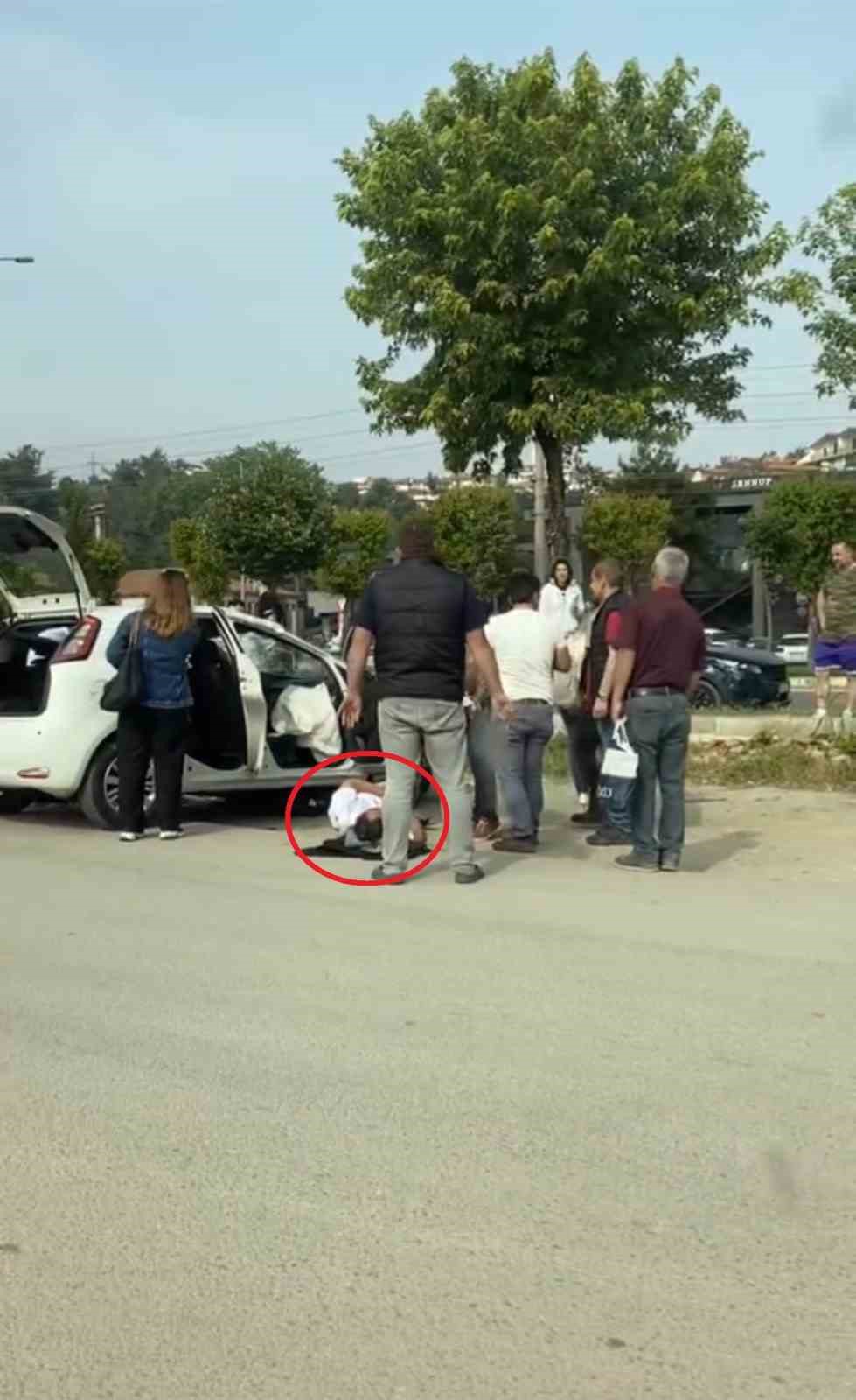 Bursada Takla Atan Otomobilde 2 Kişi Yaralandı