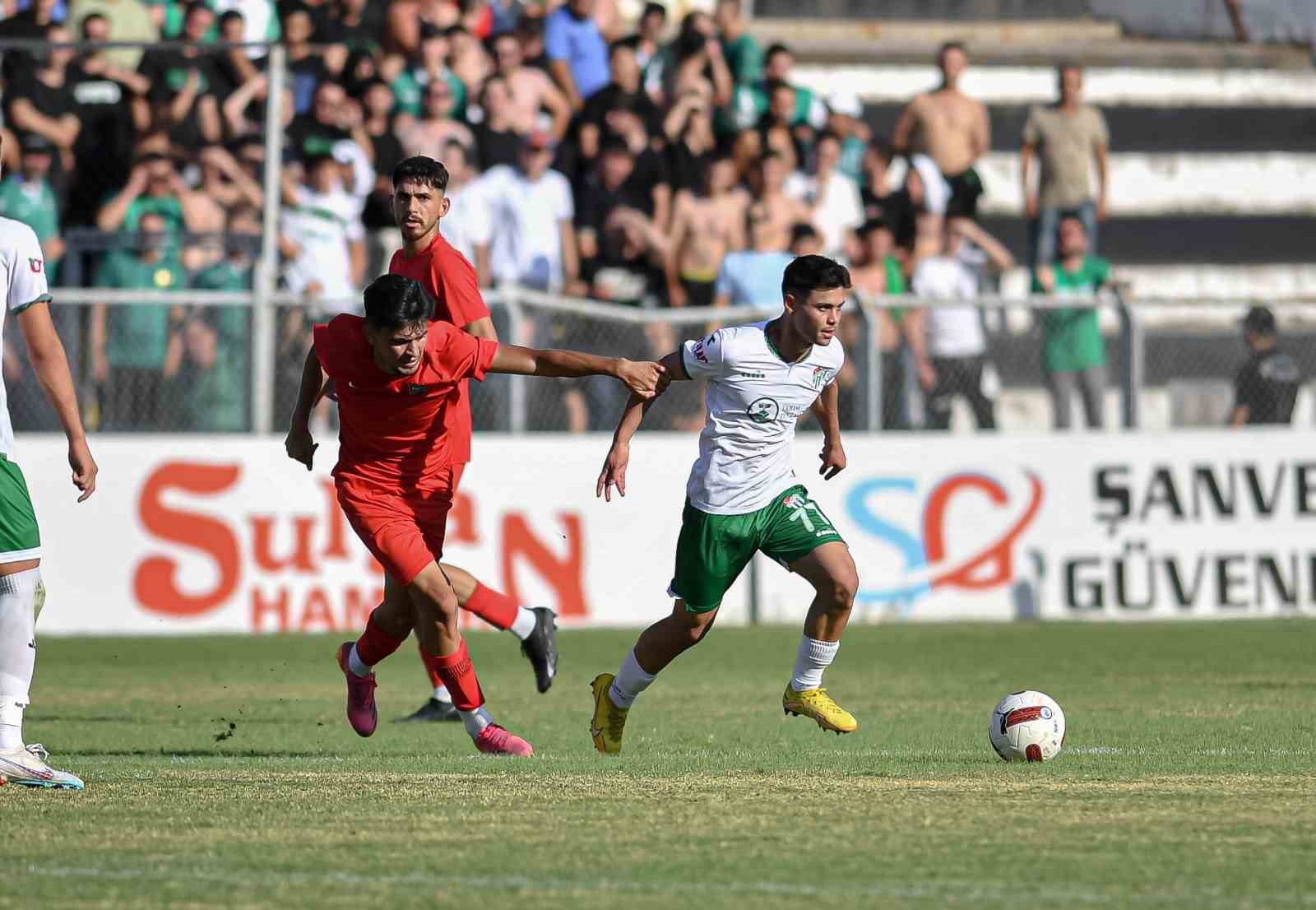 Bursasporlu Futbolcu Mustafa Genç 2 Maç Ceza Aldı