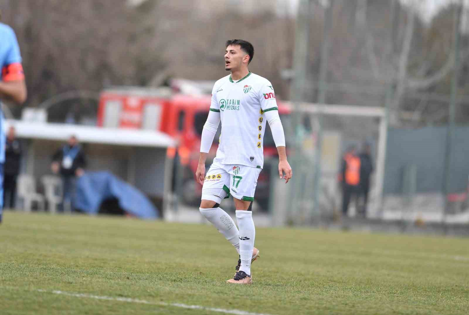 Bursasporun 19 Yaşındaki Futbolcusu Hasan Sabri Karaca Futbolu Bıraktı