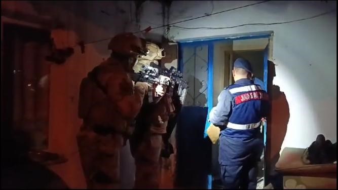 Çanakkale İl Jandarma Komutanlığından Dev Göçmen Kaçakçılığı Operasyonu