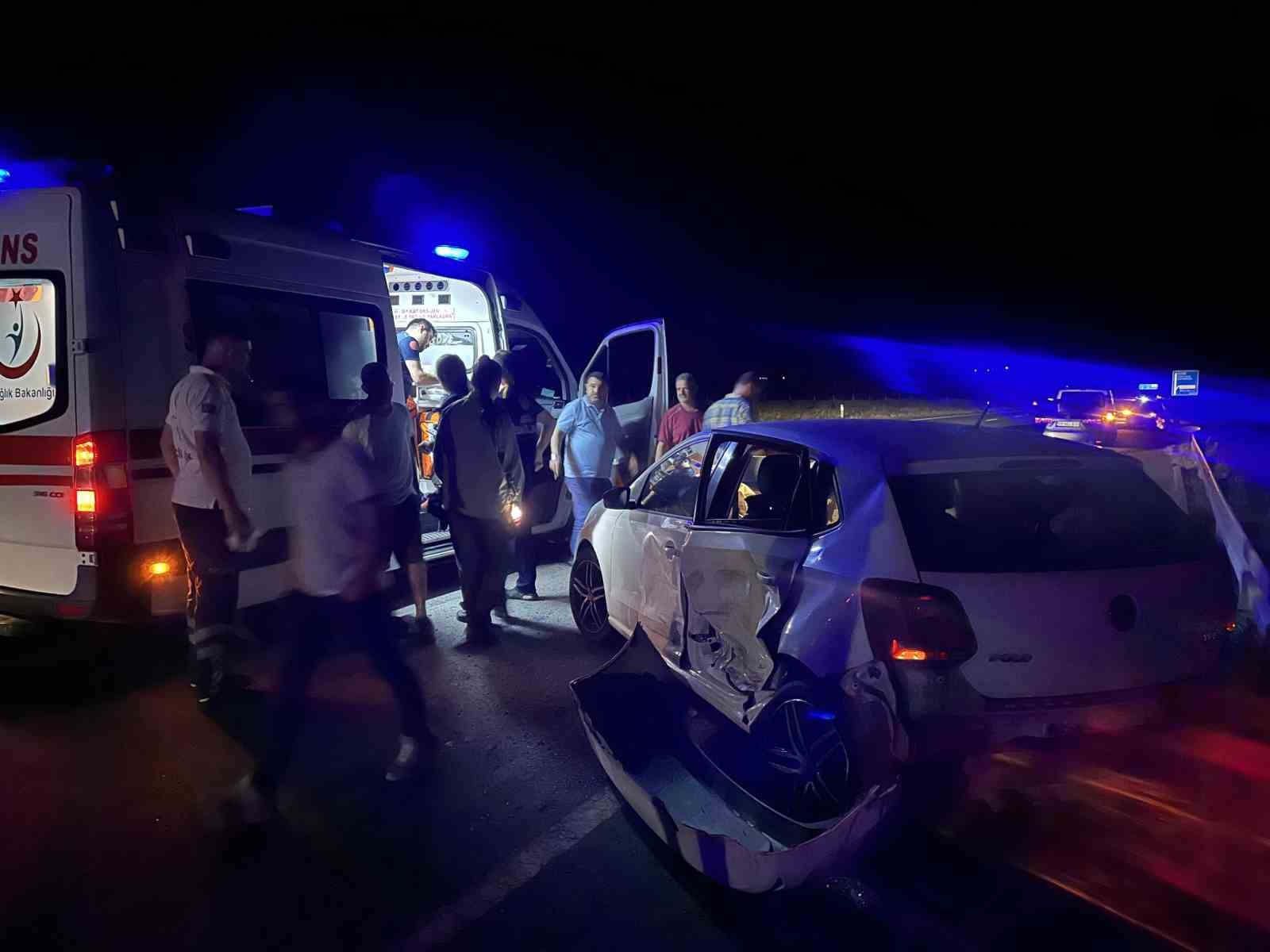 Çevreyolunda Servis Minibüsü İle Otomobil Çarpıştı: 1 Yaralı