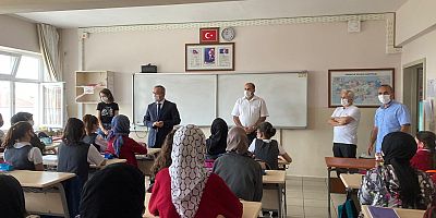 Çorlu İlçe Milli Eğitim Müdürü Erdoğan okullarda alınan tedbirleri inceledi