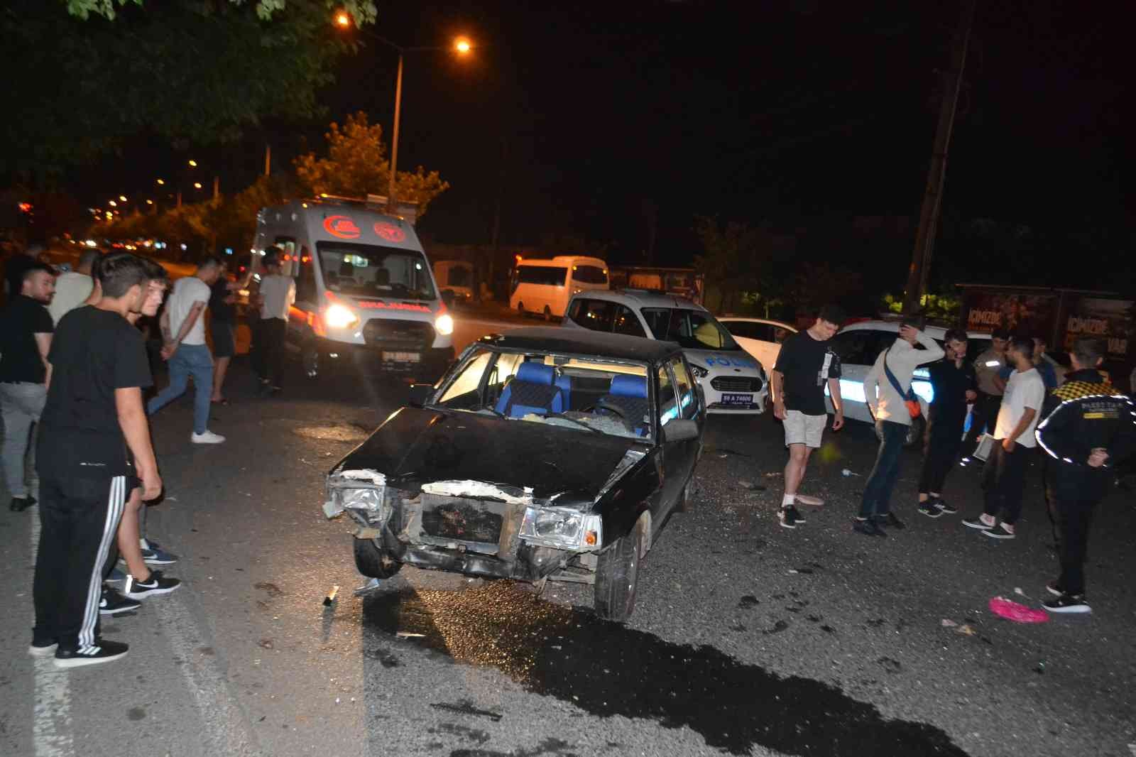 Çorluda Gece Yarısı Feci Kaza: 2 Yaralı