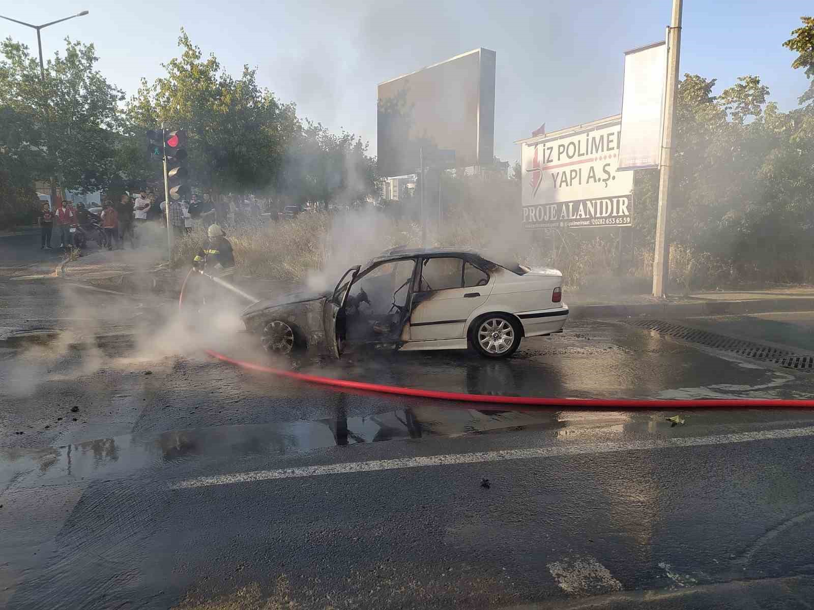Çorluda Korku Dolu Anlar: Lpgli Otomobil Alev Topuna Döndü