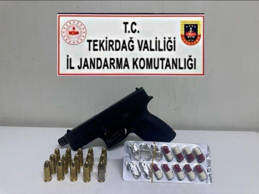 Çorluda Uyuşturucu Operasyonunda Hap Ve Silah Ele Geçirildi