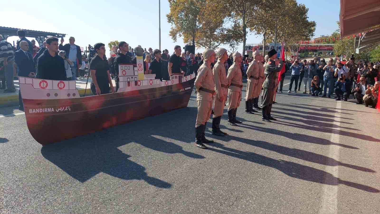 Cumhuriyetin 101. Yılı Kutlamalarında Jandarma Ve Polis Gösterileri Nefes Kesti