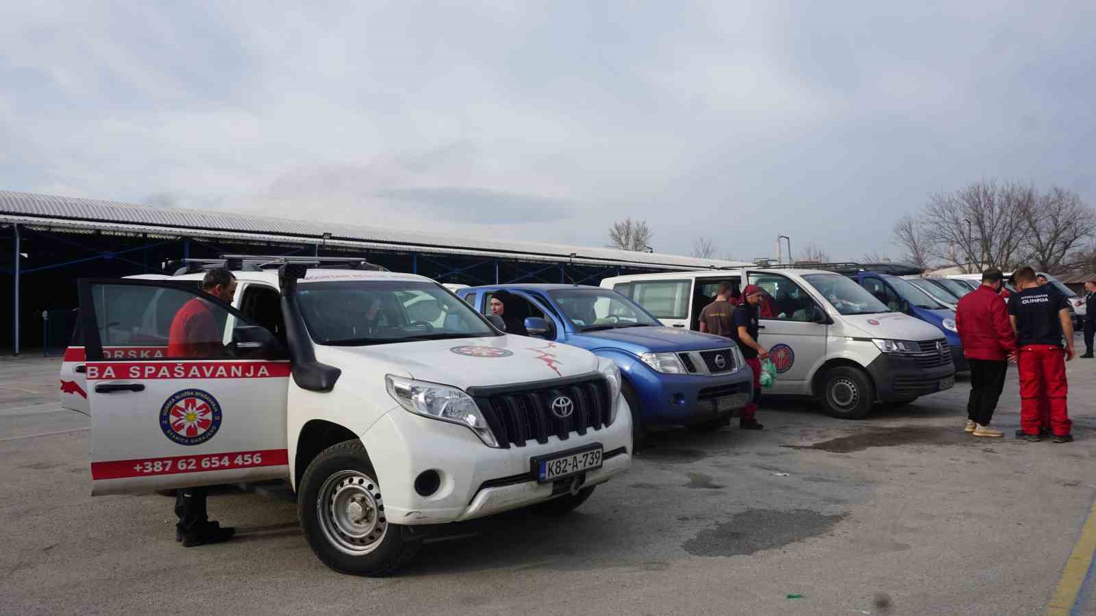 Deprem Blgesindeki al??malar?n? Tamamlayan Bosna Hersek Ekibi lkesine Dnd