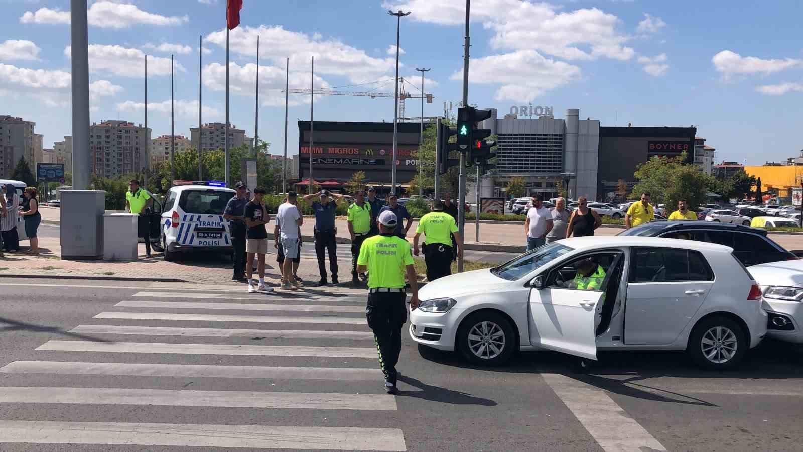 Ecel Direksiyon Başında Yakaladı