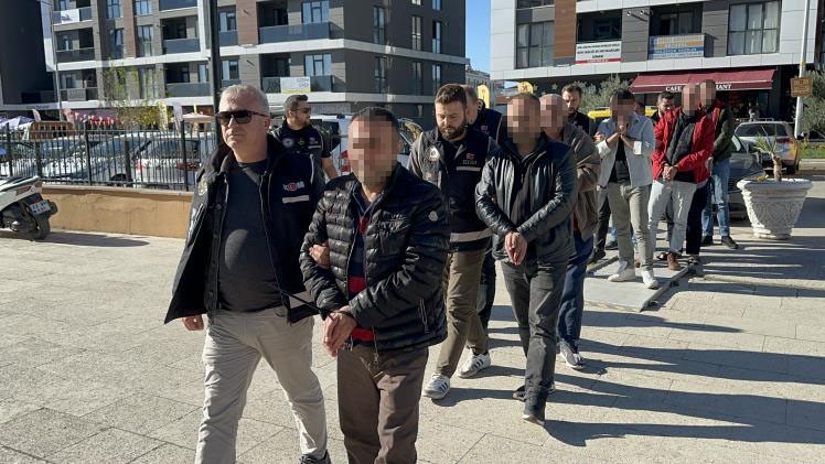 Edirne, İstanbul, Tekirdağ Ve Düzcede Kaçakçılık Operasyonu: 16 Şüpheliden 5İ Tutuklandı