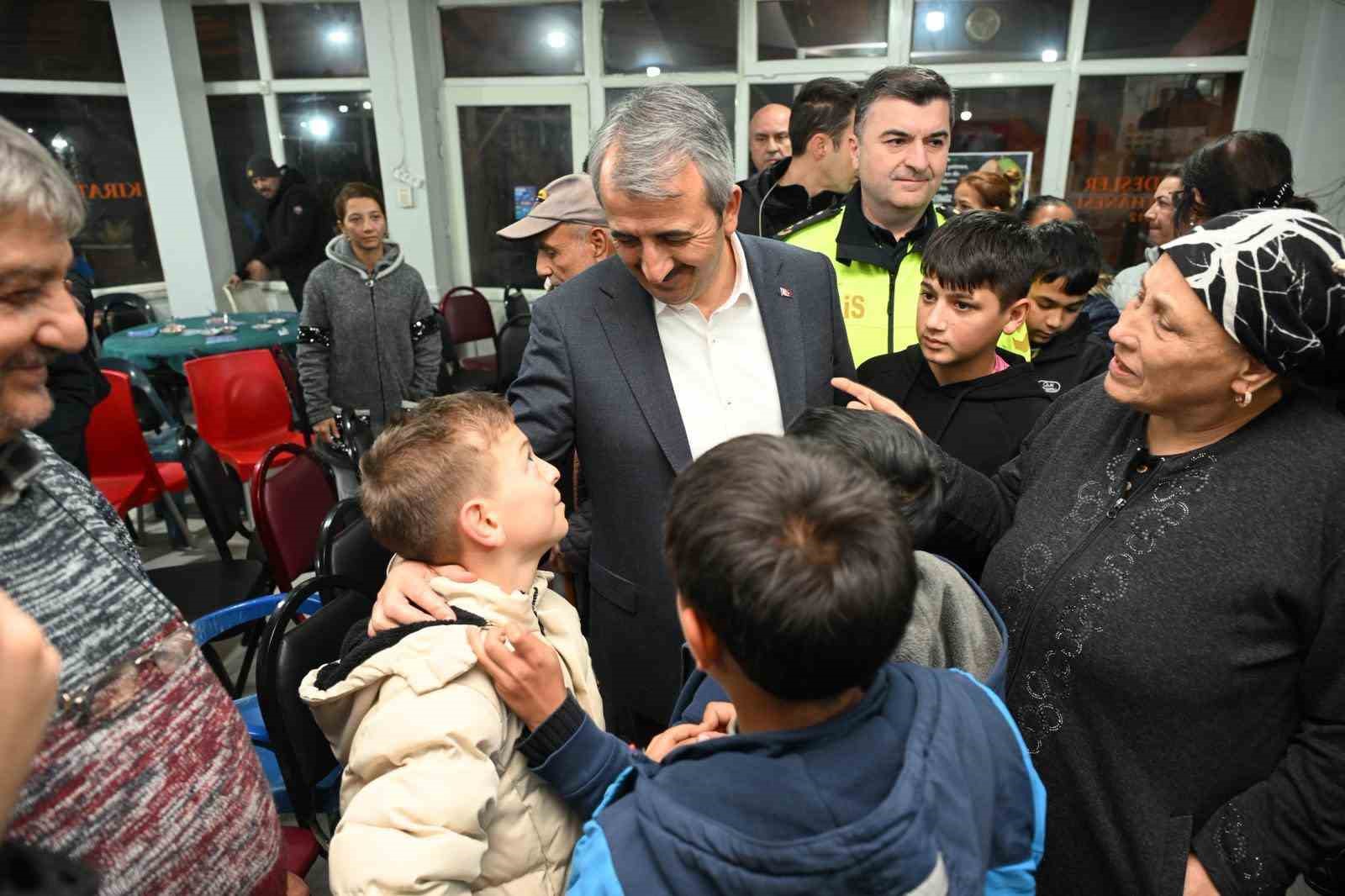 Edirne Valisi Sezerden Çocuklar Eşofman, Yaşlı Kadın Tekerlekli Sandalye İstedi