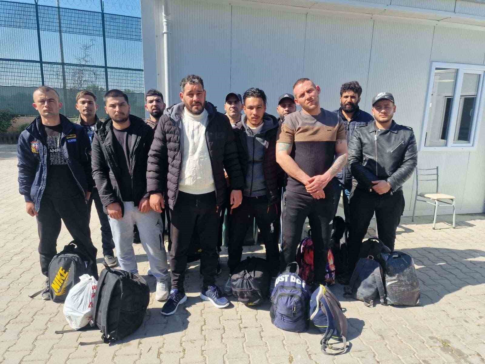Edirnede 16 Kaçak Göçmen Yakalandı
