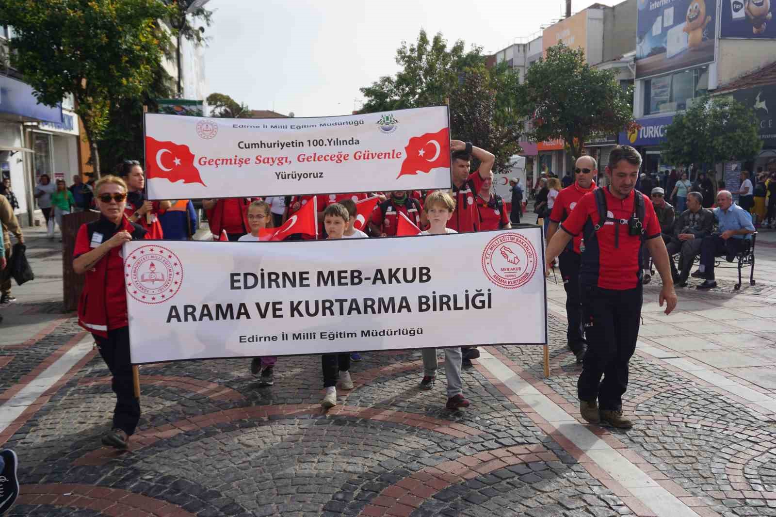 Edirnede Cumhuriyet Yürüyüşü Düzenlendi