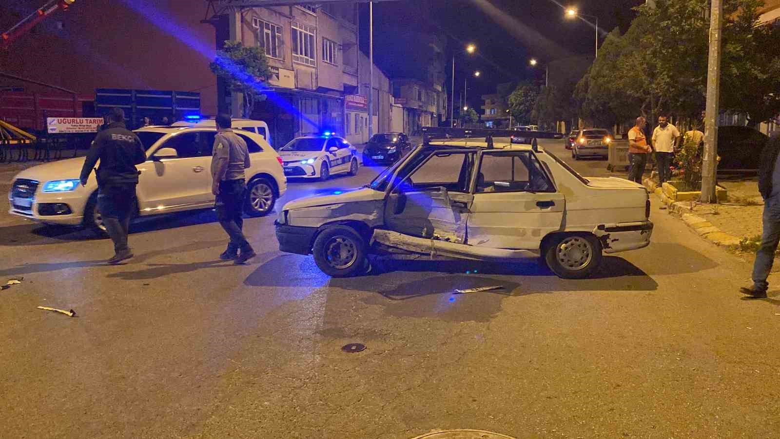 Edirnede İlginç Kaza: Kazaya Karışan İki Sürücü Kaçtı