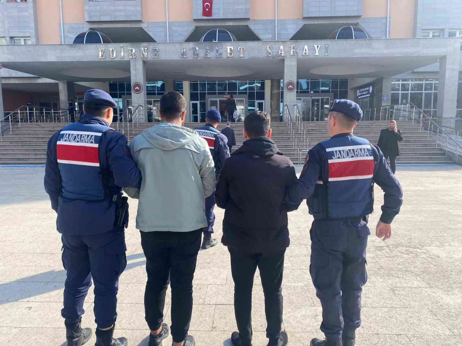Edirnede Marketten Hırsızlık Yapan Şüpheliler Yakalandı