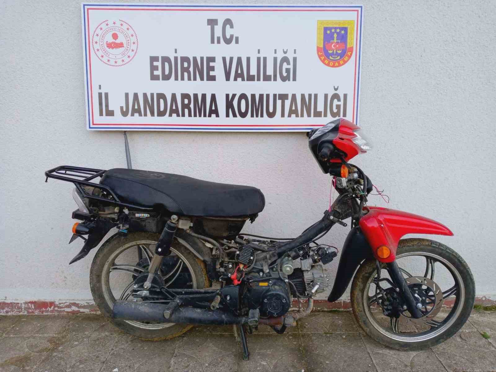 Edirnede Motosiklet Hırsızları Yakalandı