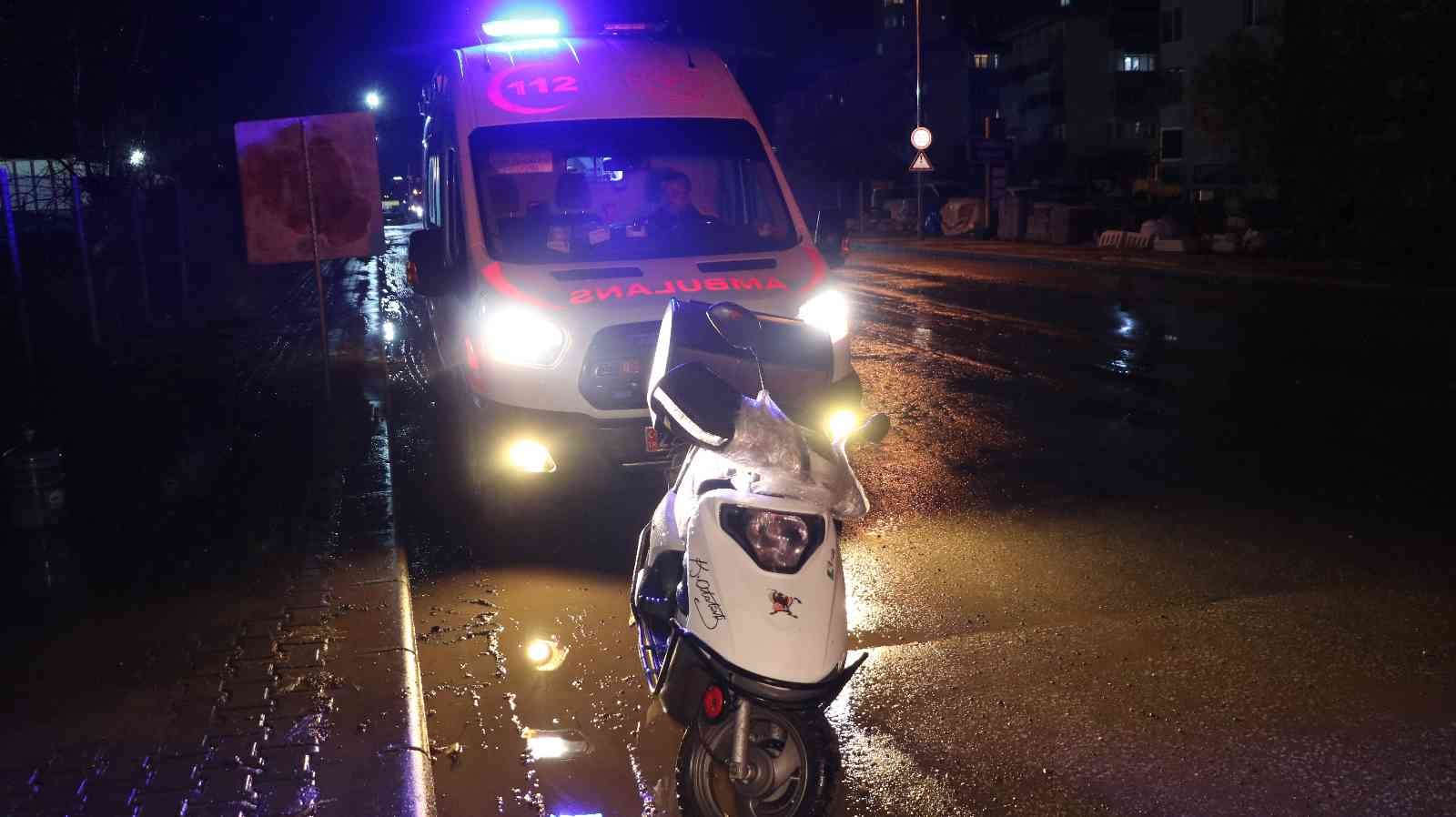 Edirnede Motosikletten Düşen Kurye Yaralandı