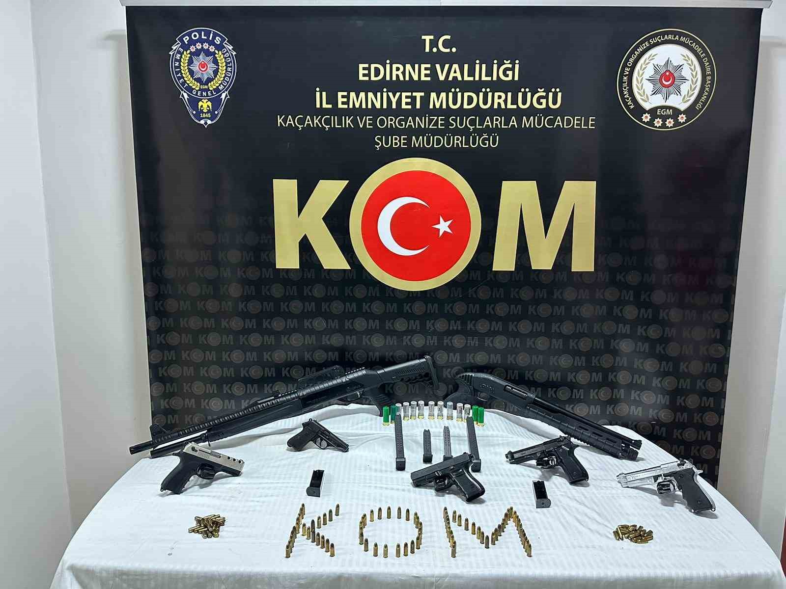 Edirnede Organize Suç Örgütlerine Operasyon: 8 Şüpheli Yakalandı