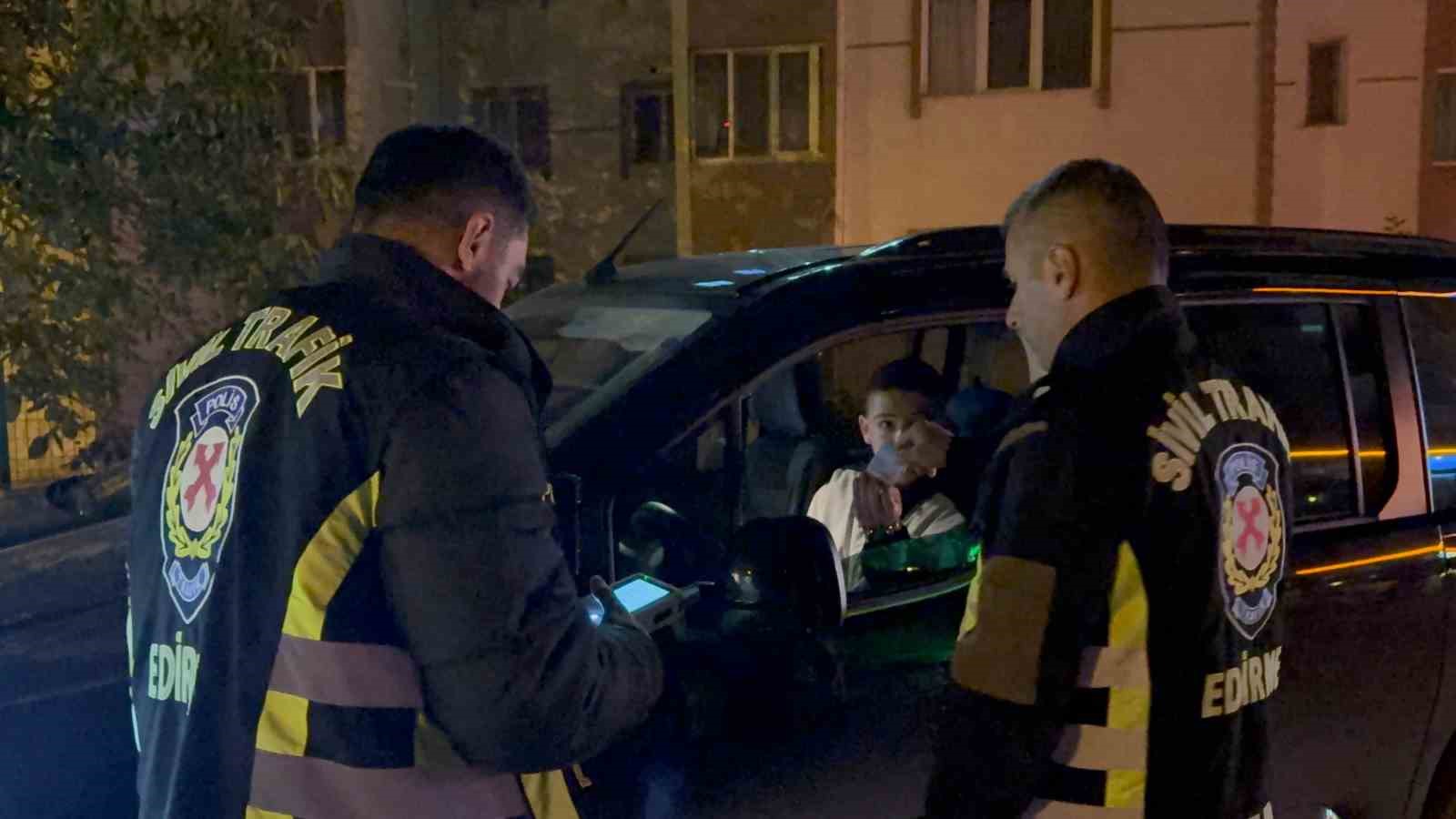 Edirnede Polis Ekiplerinden Sıkı Denetim