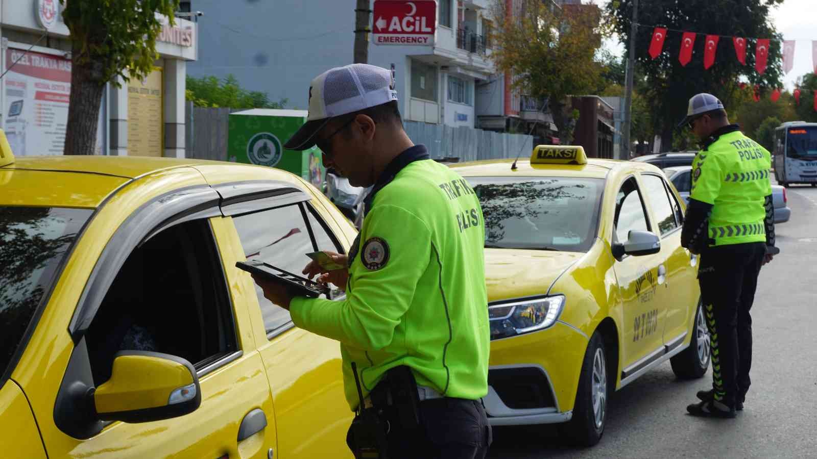 Edirnede Ticari Taksi Sürücülerine Ceza Yağdı