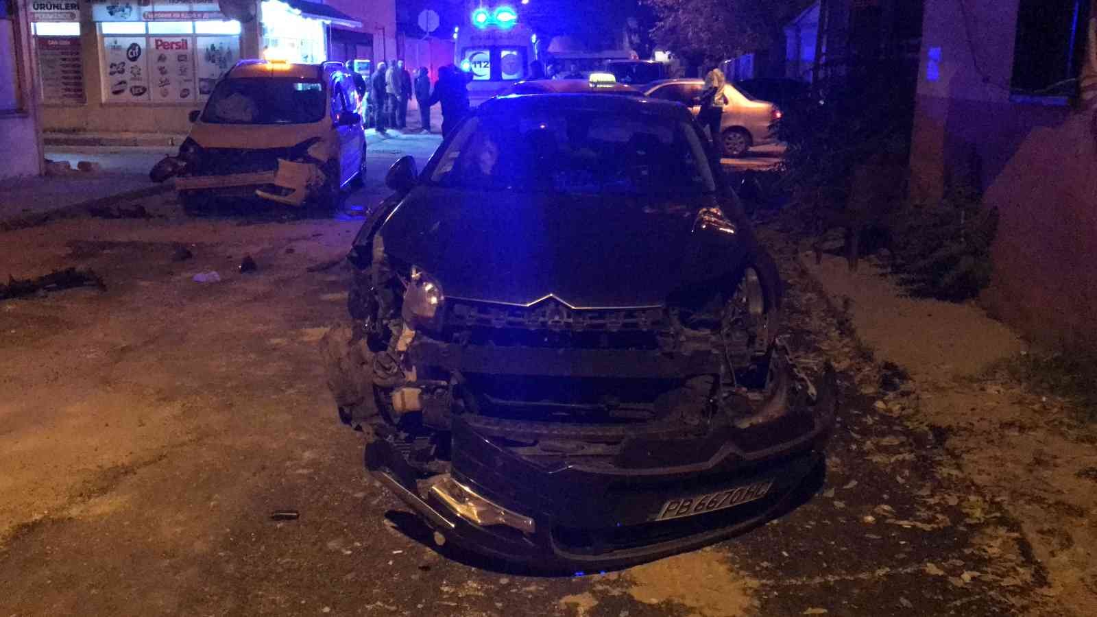 Edirnede Trafik Kazası: 2 Yaralı