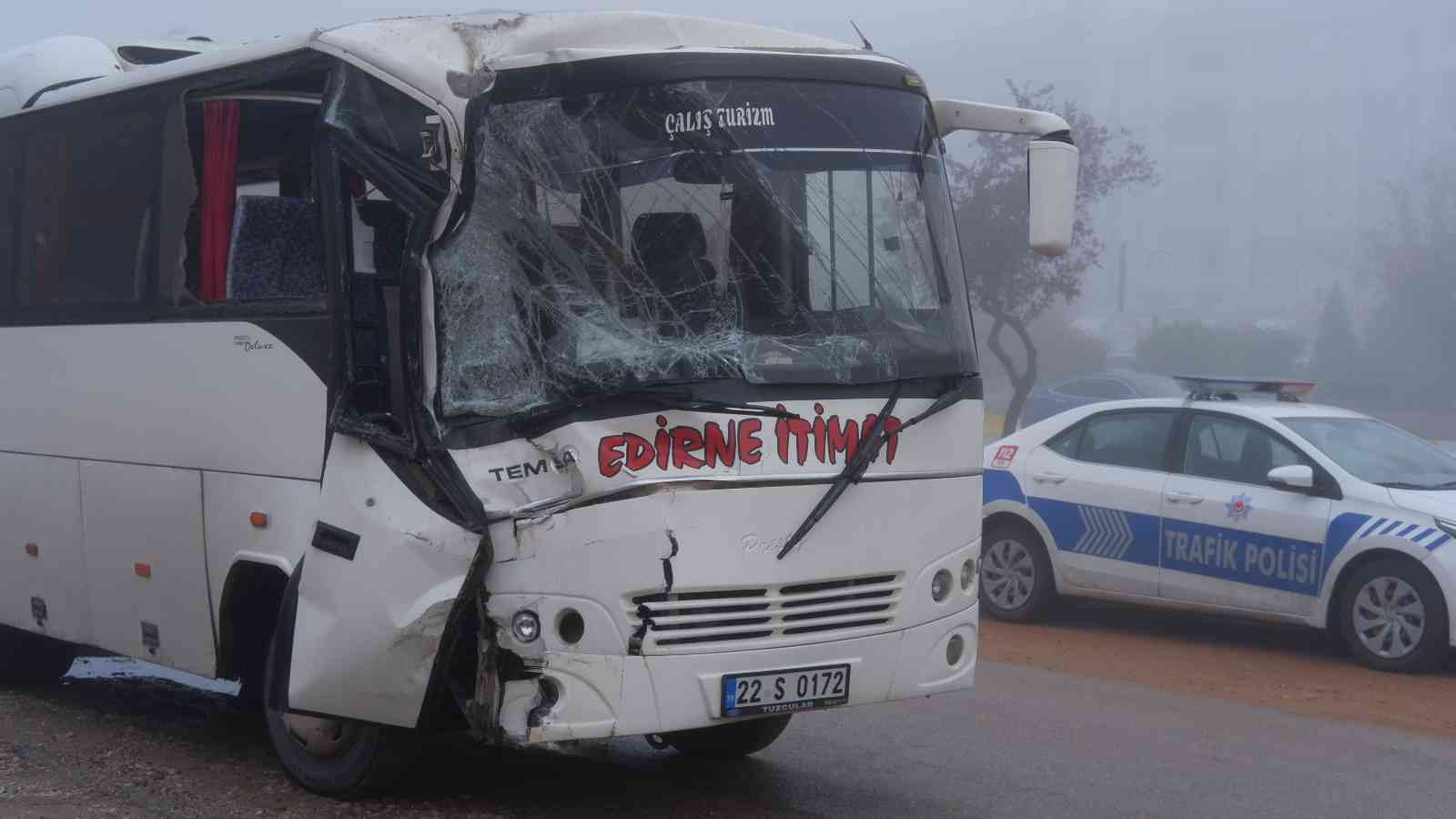 Edirnede Trafik Kazası: 20 Yaralı