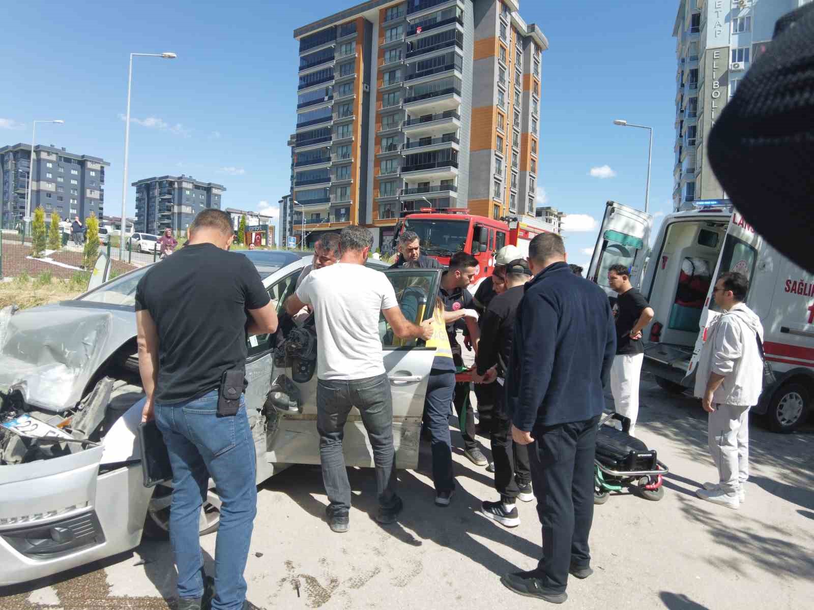 Edirnede Trafik Kazası: 4 Yaralı