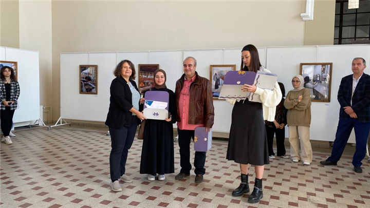 Edirnede Üniversite Öğrencilerinin Fotoğraf Sergisi Açıldı