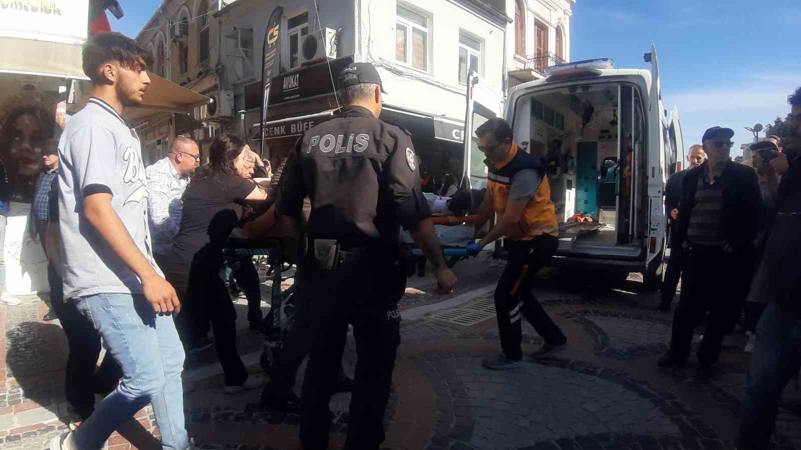 Edirnede Yeşil Sol Parti Standına Saldırı: Yaralı Ve Gözaltılar Var